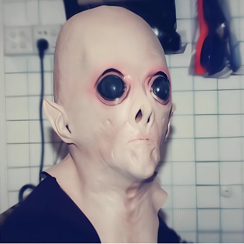 UFO alien Halloween mask with adjustable 26cm-42cm size range and vinyl construction