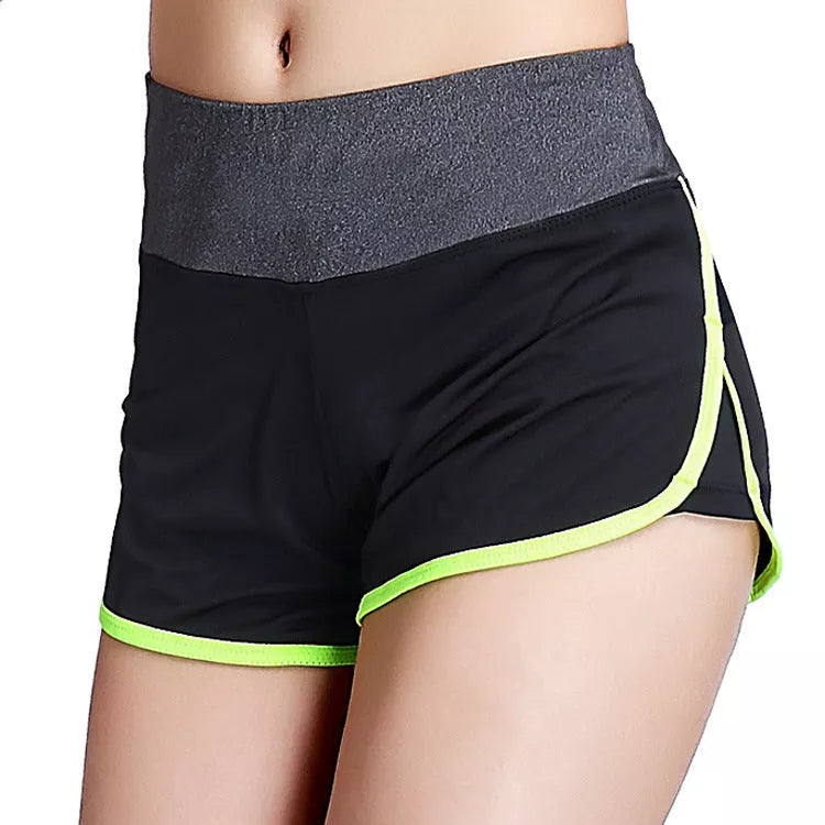 Women's two-piece sports shorts with built-in liner in various colours