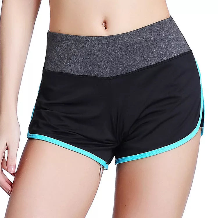 Women's two-piece sports shorts with built-in liner in various colours