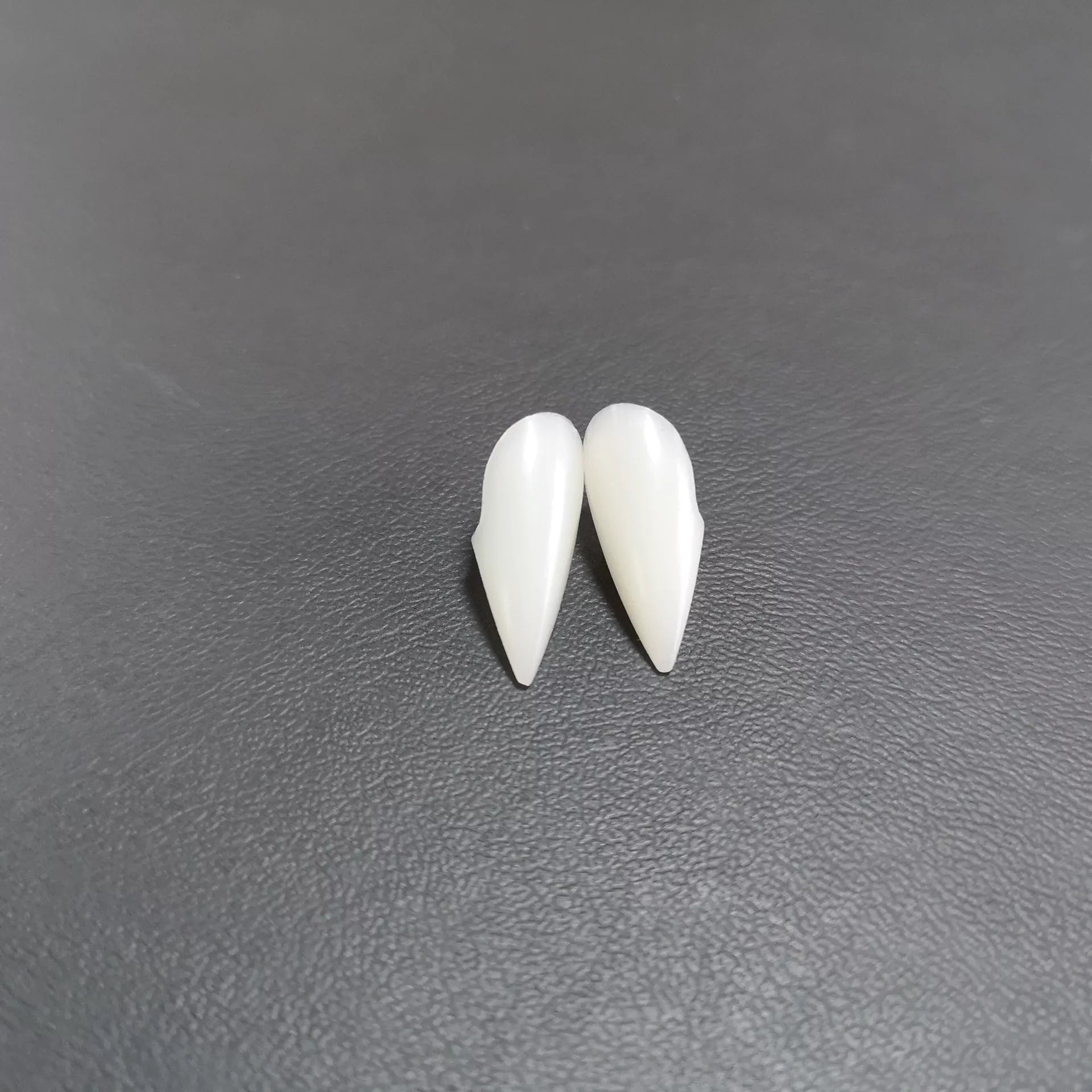 Adjustable Halloween Vampire Zombie Dentures for a spooky custom fit