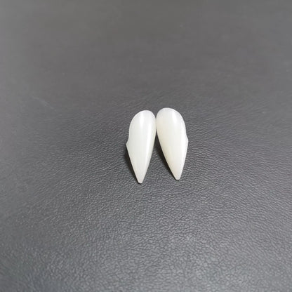 Adjustable Halloween Vampire Zombie Dentures for a spooky custom fit