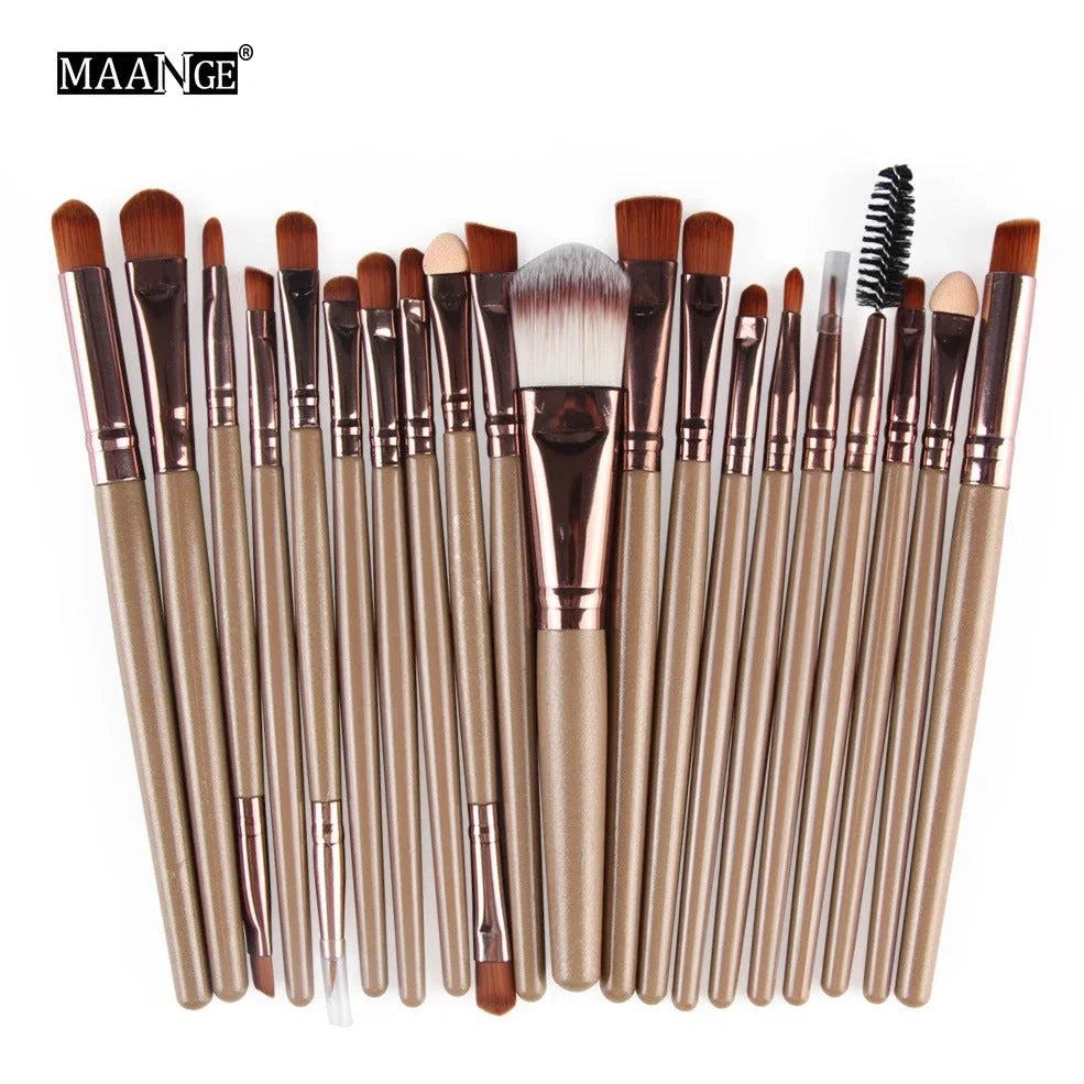 Cosmetic brush kit with 3cm nylon bristles and 14cm plastic handles in multiple colour options