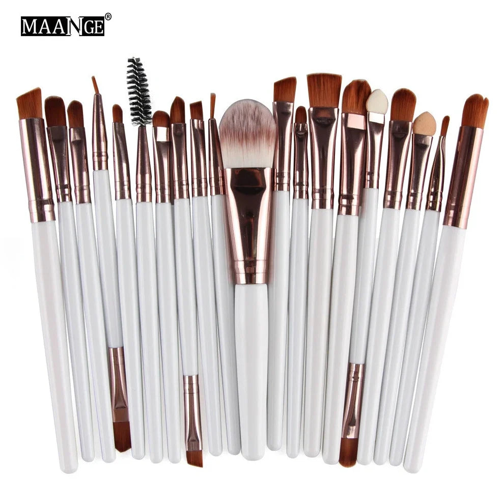 Cosmetic brush kit with 3cm nylon bristles and 14cm plastic handles in multiple colour options