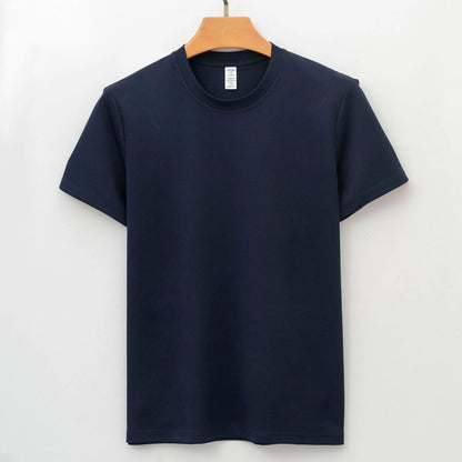 Short sleeves solid colour T-shirt with straight cut and non-iron fabric.