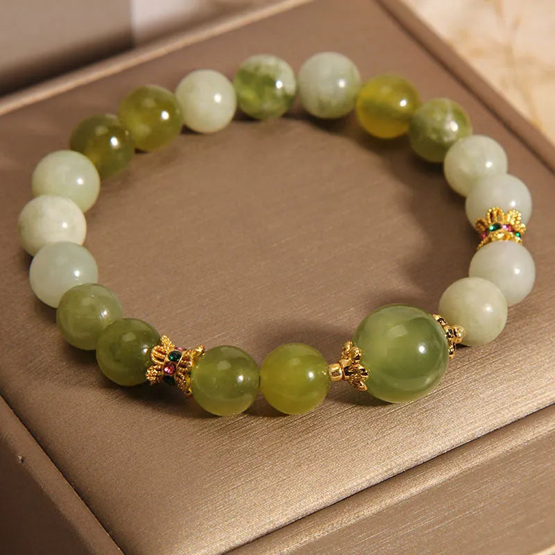 Women's bracelet, jade material, special interest fashion accessory, original design, light luxury sweet Mori style, Xiuyan jade green colour, women's jewellery gift.
