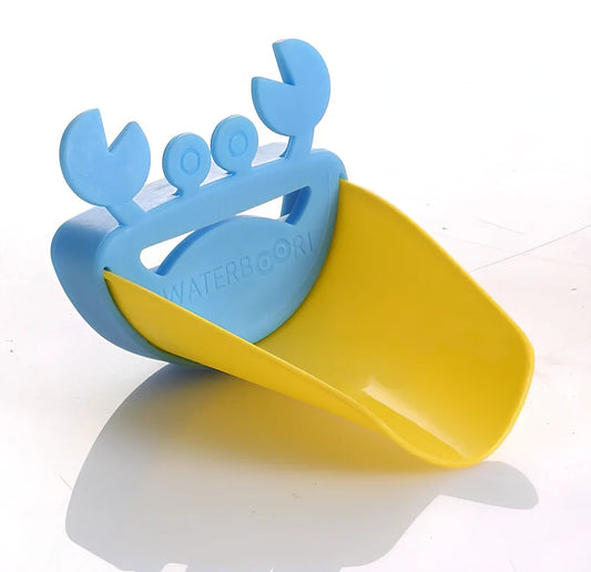 Multicolor crab-shaped polyethylene plastic faucet extender, 8x11x6cm, for children's bathroom hand washing on UK taps
