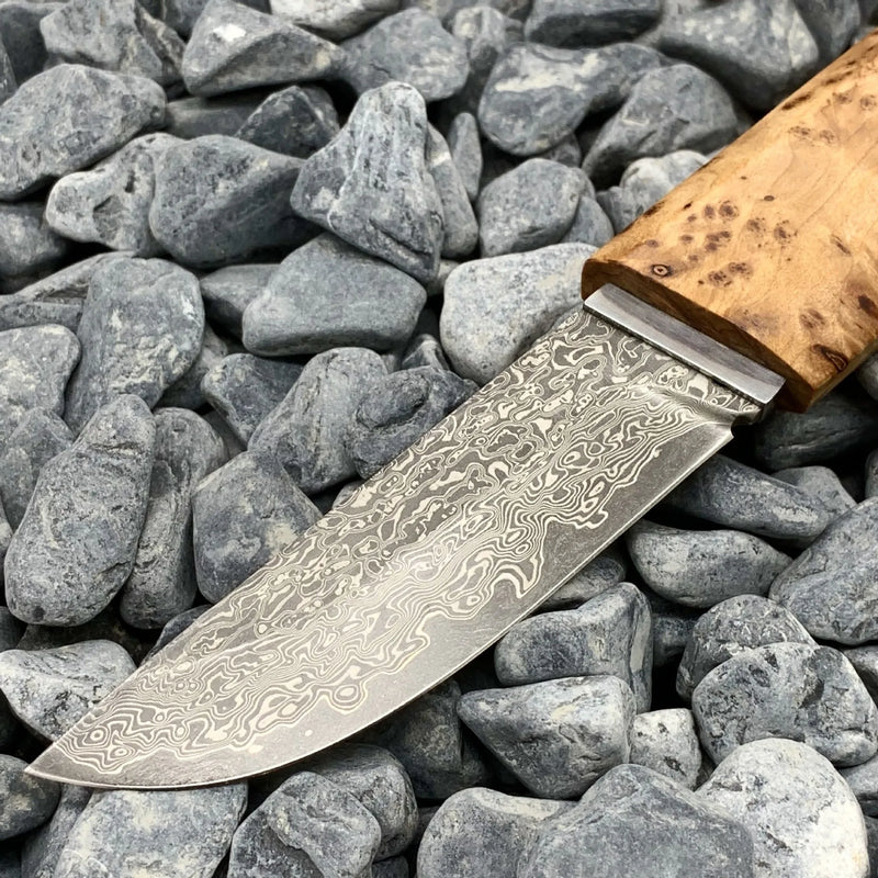 Outdoor camping forging Damascus pattern steel short knife with VG10 steel blade and imported Thuja handle measuring 18cm full length and 8.5cm blade length for wilderness survival, bushcraft, and tactical carry