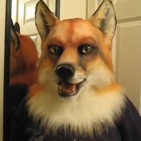 Realistic werewolf costume mask with 360-degree rotation feature for Halloween and cosplay