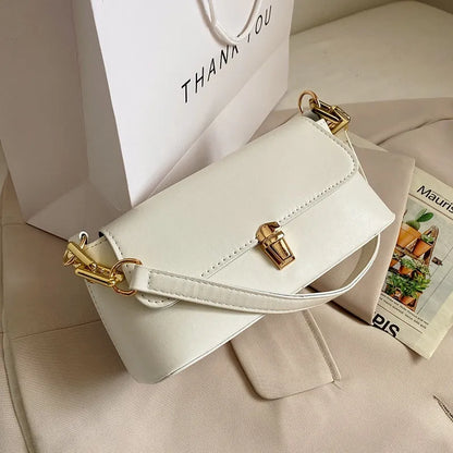 French casual underarm bag with chain shoulder strap in horizontal square design