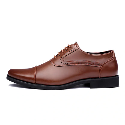 Men's black casual leather shoes with low-top design and visible sewing lines on PU leather upper