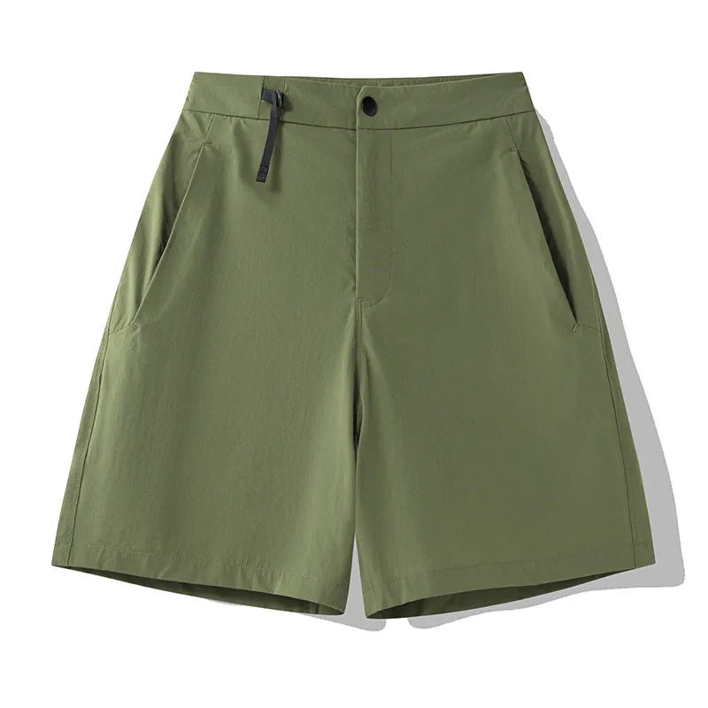 Men's khaki sports shorts with quick-drying fabric and elastic waist for running and climbing activities