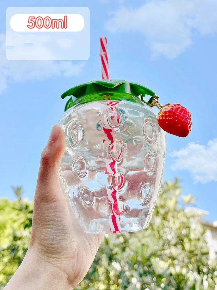 500ml strawberry-shaped water bottle with integrated straw, red with green leaf details