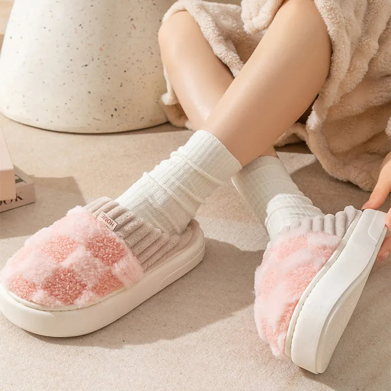 Plaid plush slippers for women indoor thick sole warm house shoes couple autumn and winter with coral velvet upper PVC sole artificial short plush lining round toe flat heel non-slip winter slippers