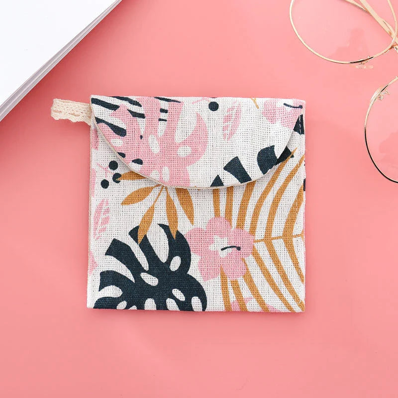 Portable Women's Cosmetic Organizer with Tropical Print - Durable Canvas, Secure Closure, Versatile Storage