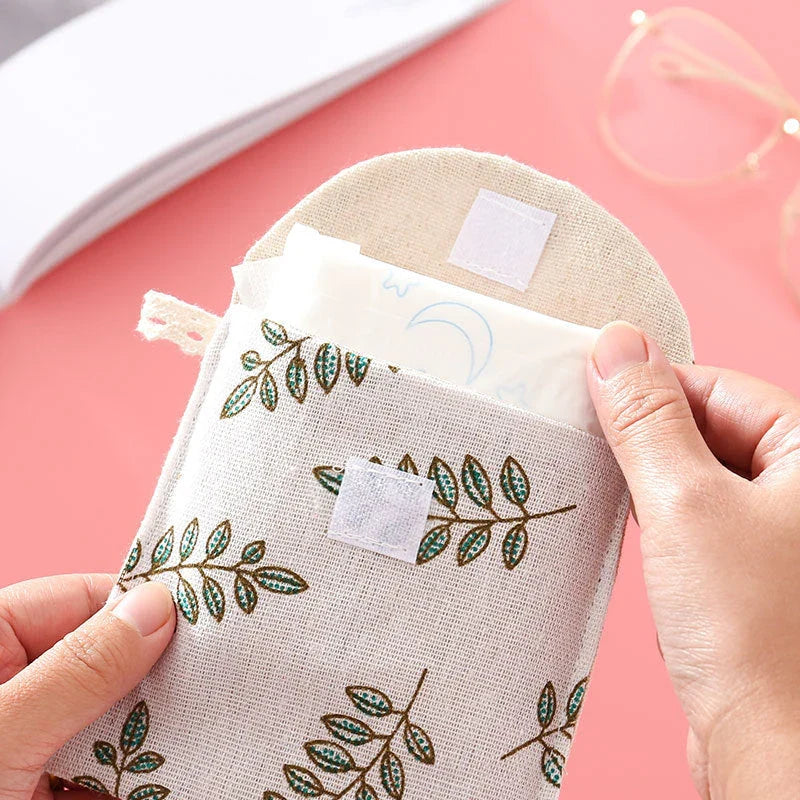 Portable Women's Cosmetic Organizer with Tropical Print - Durable Canvas, Secure Closure, Versatile Storage