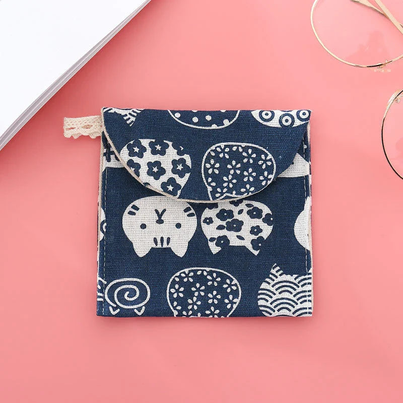 Portable Women's Cosmetic Organizer with Tropical Print - Durable Canvas, Secure Closure, Versatile Storage