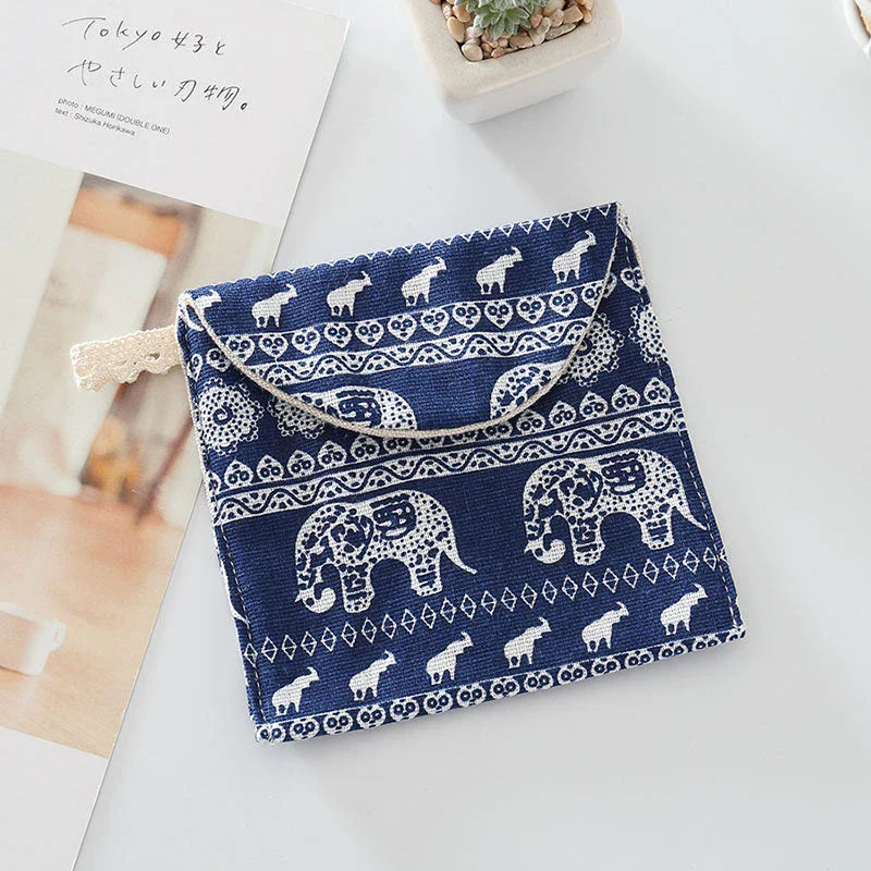 Portable Women's Cosmetic Organizer with Tropical Print - Durable Canvas, Secure Closure, Versatile Storage