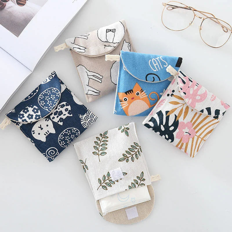 Portable Women's Cosmetic Organizer with Tropical Print - Durable Canvas, Secure Closure, Versatile Storage