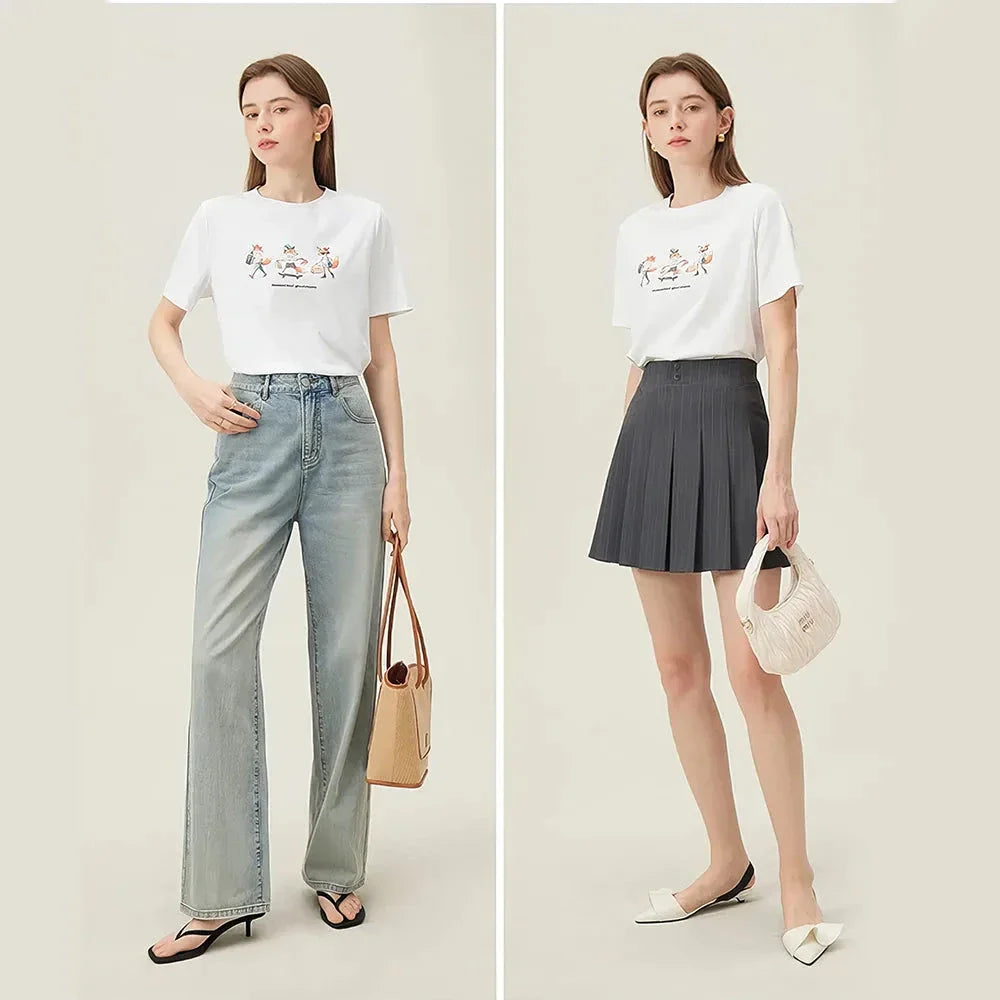 White fox print women's summer tee with short sleeves and round neck collar