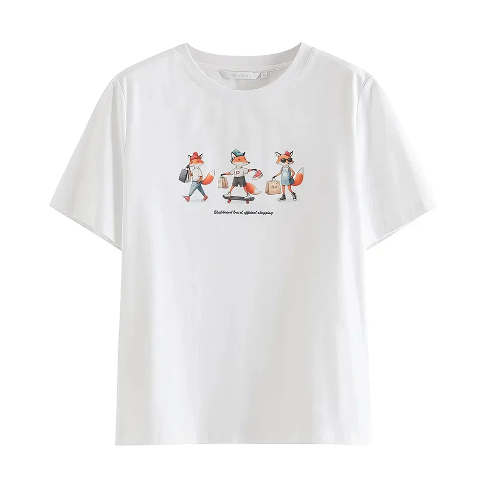 White fox print women's summer tee with short sleeves and round neck collar
