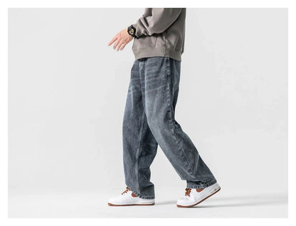 Men's Japanese-inspired retro jeans in black and gray, featuring a mid-waist fit and premium cotton construction for comfort and durability.