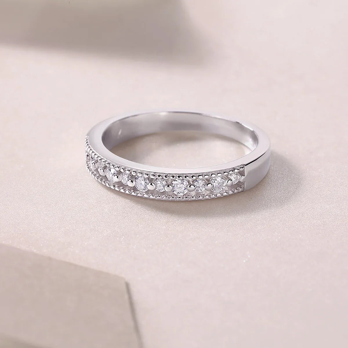 Wedding ring set with moissanite below 0.1 carat, S925 silver platinum plated, sizes 5 to 9, gift box.