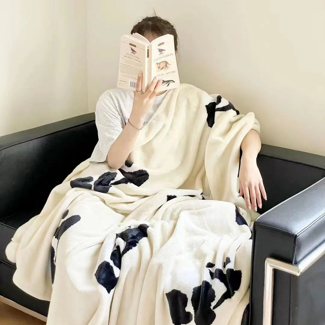 Panda cartoon pattern flannel blanket measuring 150cm by 200cm