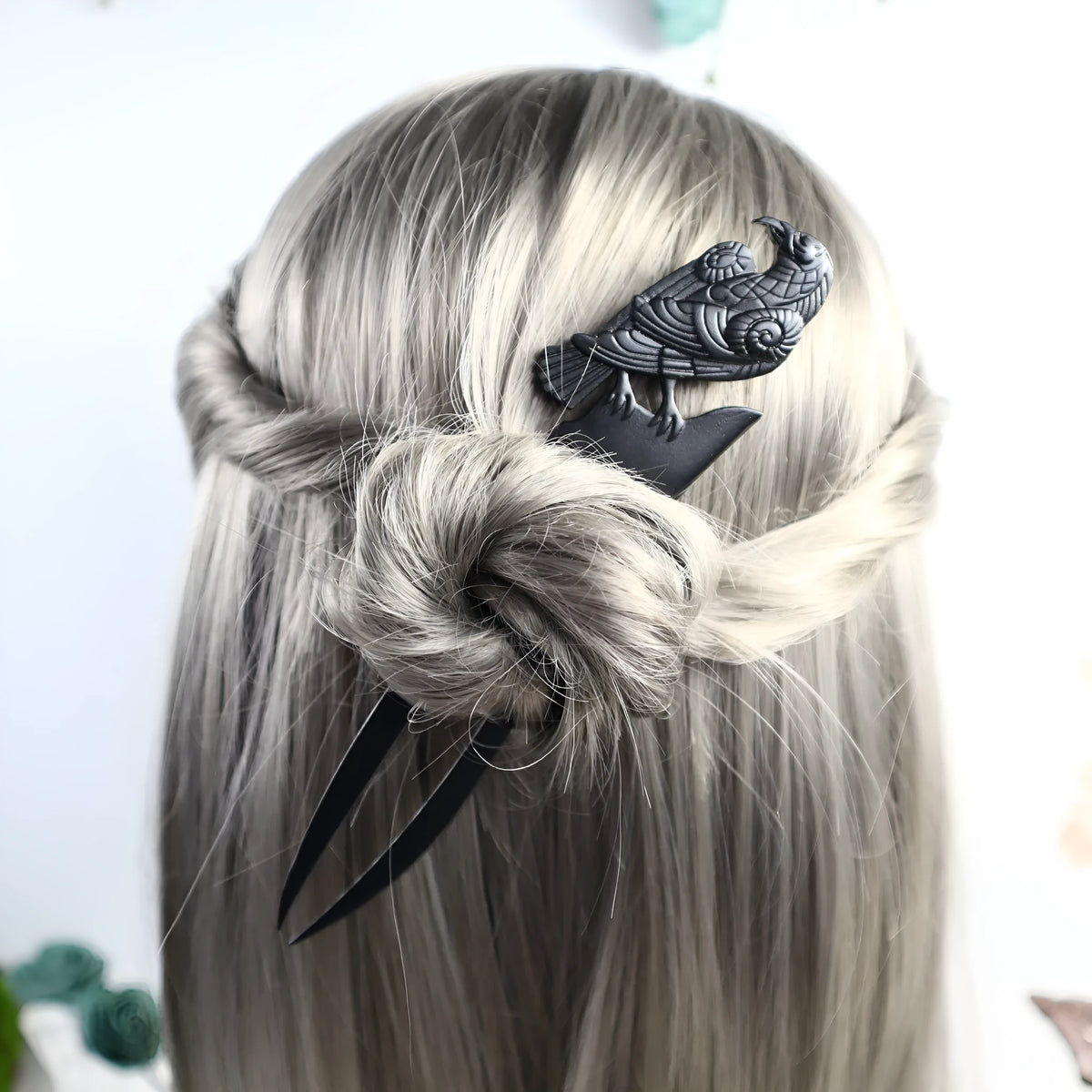 Black metal hairpin with double-sided crow carving, retro style, 16cm length