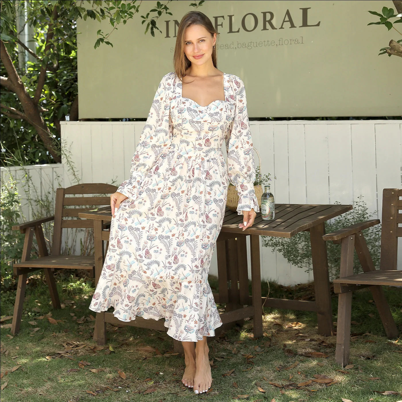 Elegant women's square neck printed long sleeve dress in floral design