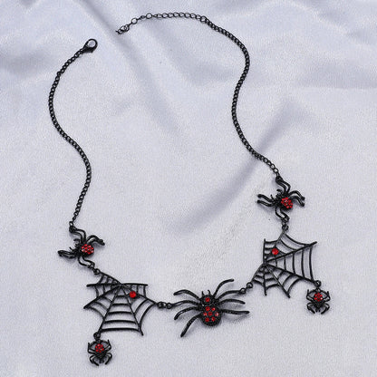 Fashionable Halloween spider and spider web necklace made of high-quality alloy with an electroplated finish