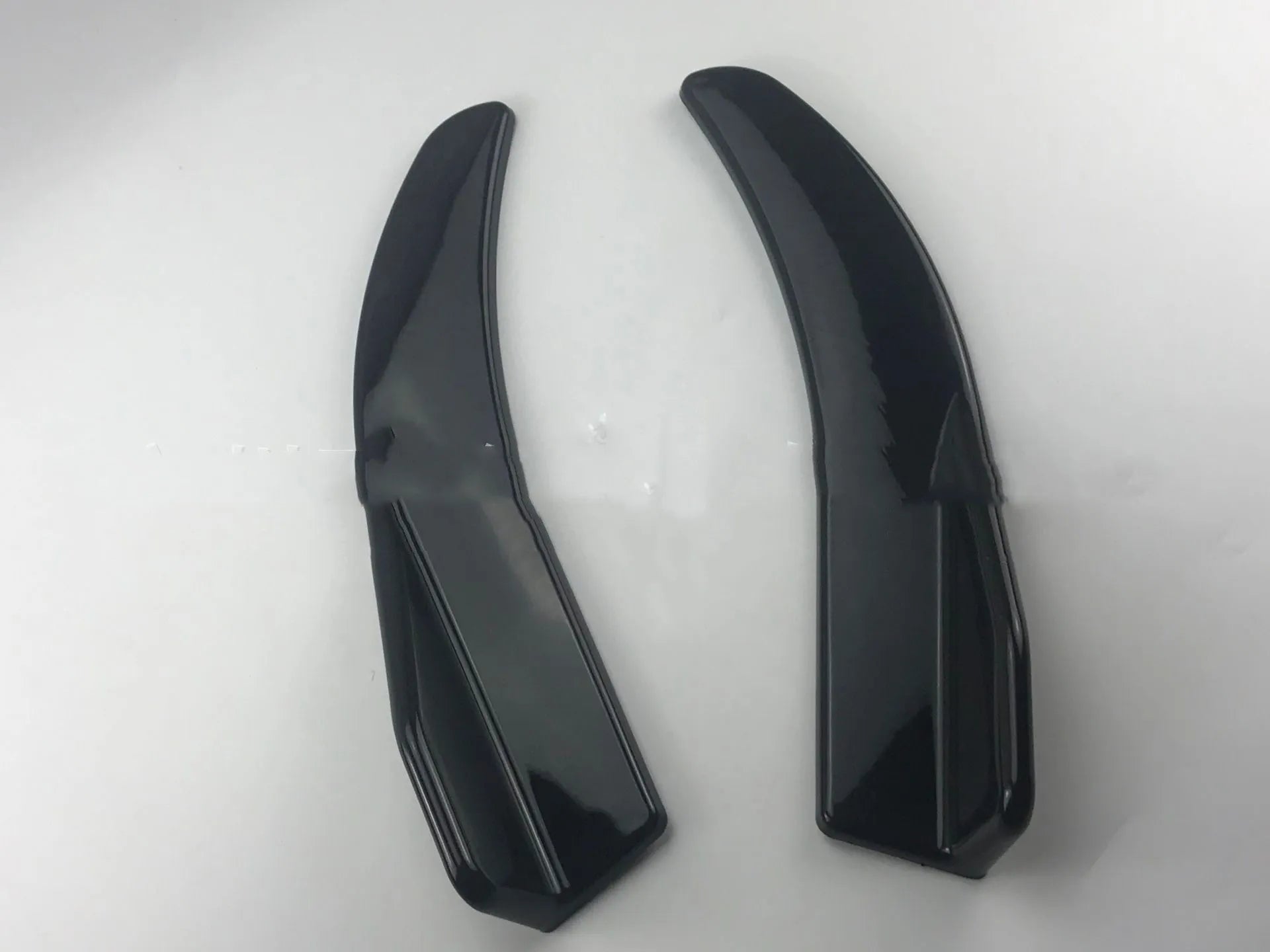 Carbon fibre finish car deflector light for General Motors vehicles, 440mm in size.