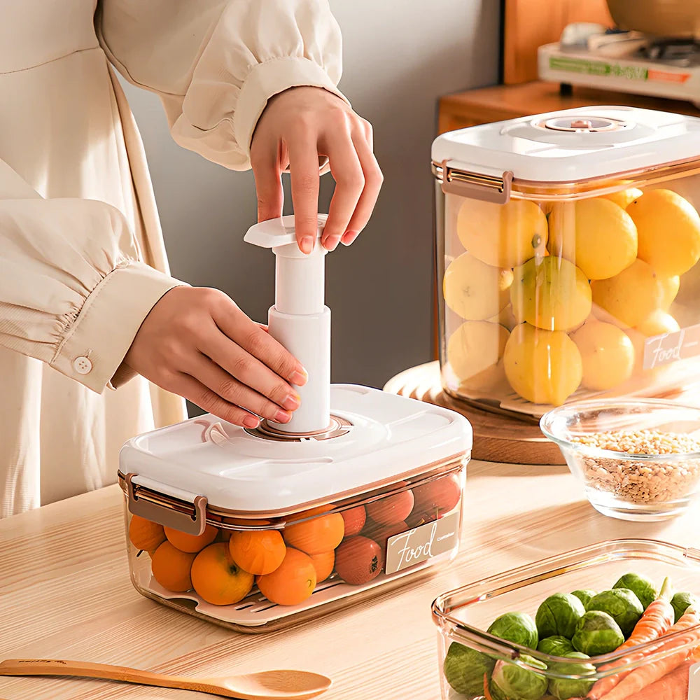 Transparent vacuum food storage box with manual pump and removable drainage net for extended freshness