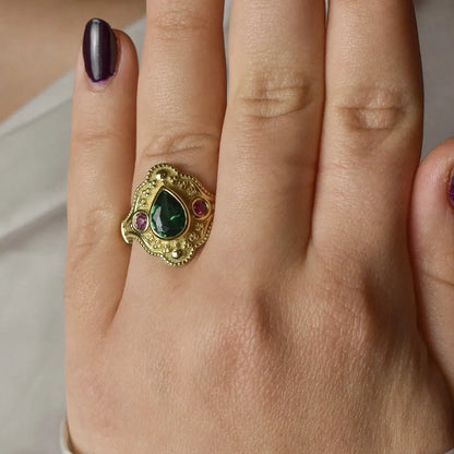 Women's gold-plated geometric ring in golden lvzuan colour with alloy construction and electroplating treatment
