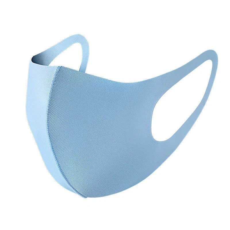 Premium face masks in various colours for adults and children, featuring a three-dimensional star design for a secure and comfortable fit.