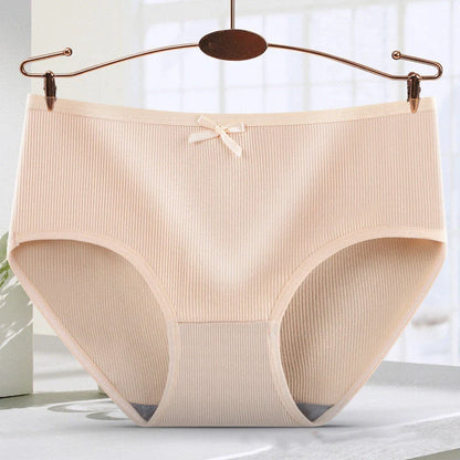 Breathable women's mid-rise non-marking shorts in various colours