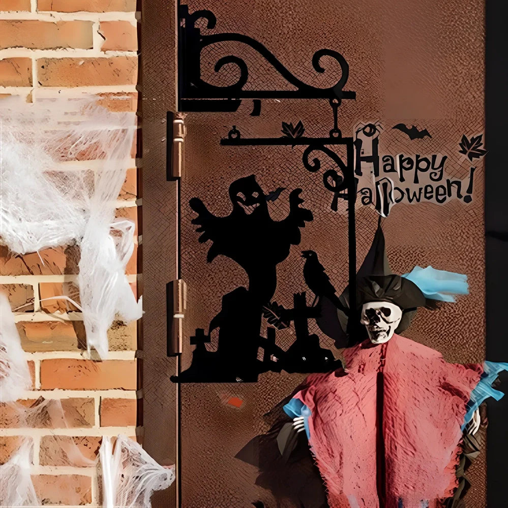 Halloween metal courtyard decoration with witch cauldron silhouette measuring 26x18cm