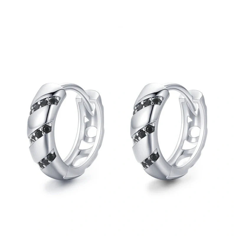 Retro copper round earrings for women, showcasing timeless elegance and sophistication.