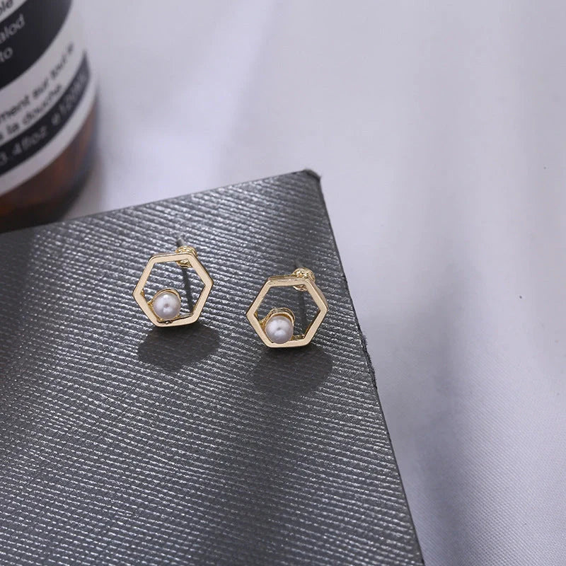 Stylish hollow diamond square stud earrings for women, perfect for any occasion.