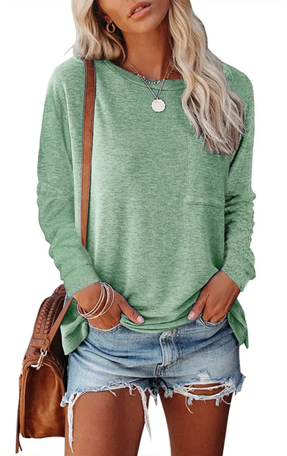Cotton-polyester blend long-sleeved T-shirt with pocket split design in various colours