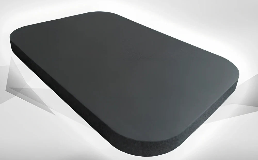 Black yoga knee pad measuring 29x19cm with 15mm high-density foam for abdominal wheel exercises