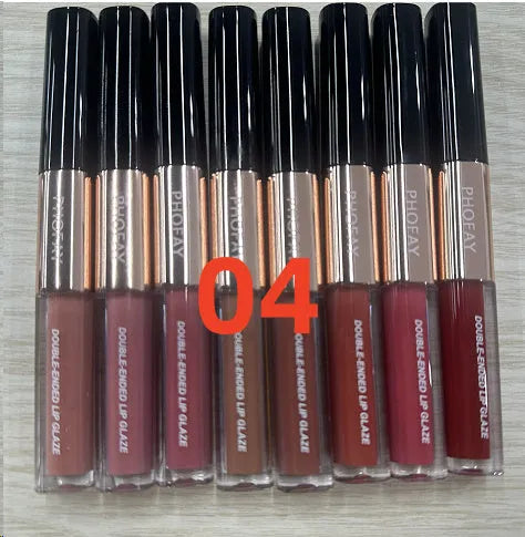 C-L021 Double-head Non-stick Cup Lip Gloss showing two different colour shades on professional makeup stick applicator