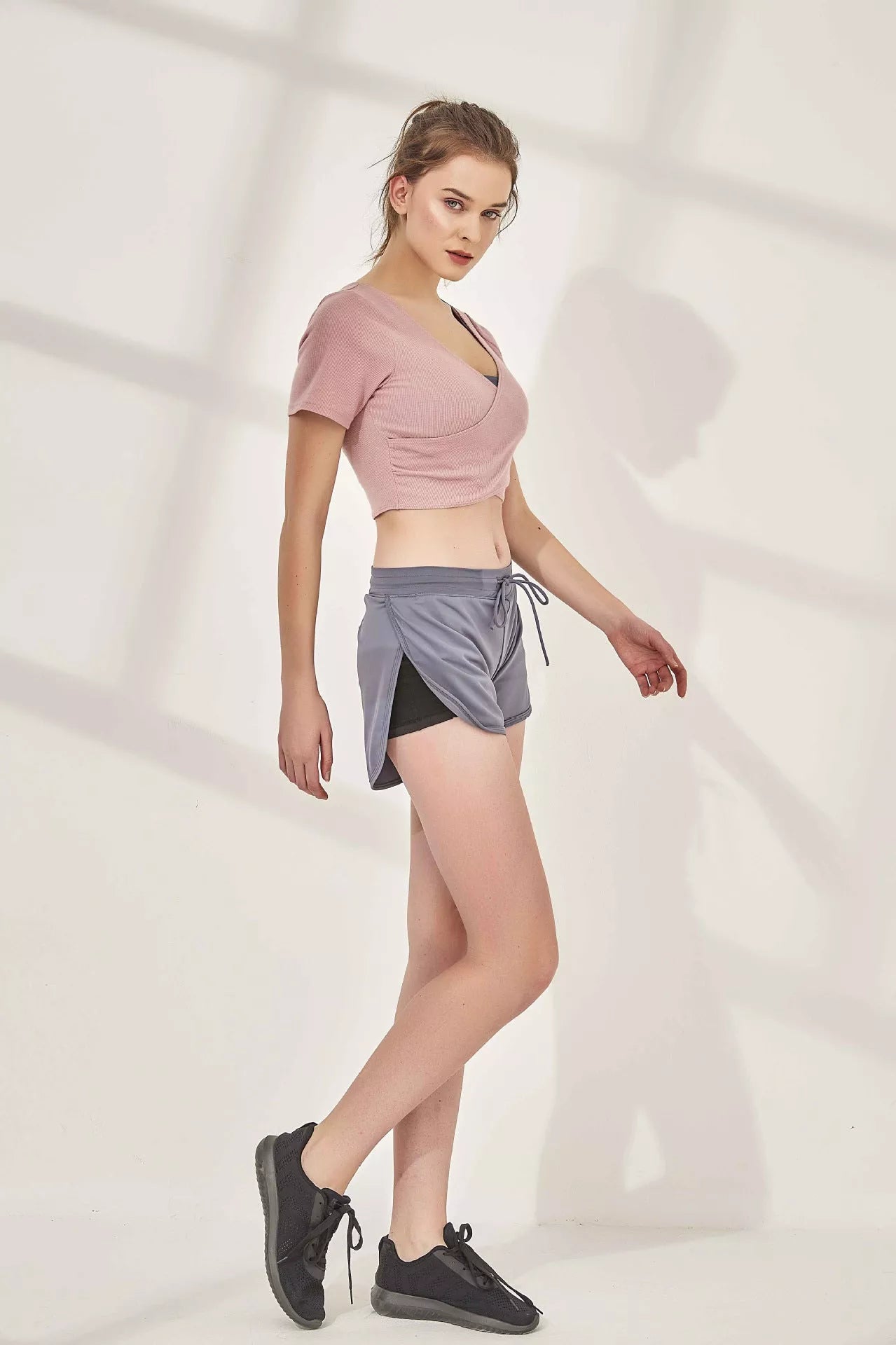 Breathable cotton sports running yoga clothes in water green, smoke pink, and navy blue