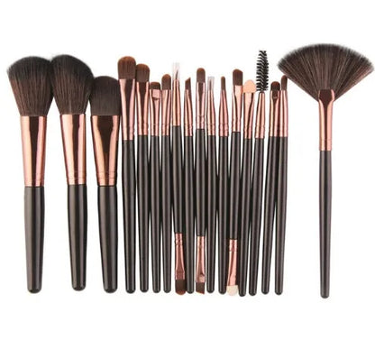 MAANGE 18-piece make-up and brush set with fan-shaped tools for blending and application