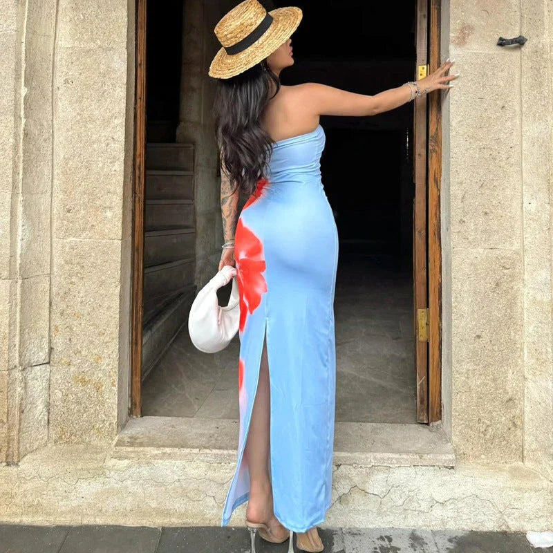 Chic slit maxi dress in contrast color, featuring a flattering high waist and stylish side slit for a bold summer look