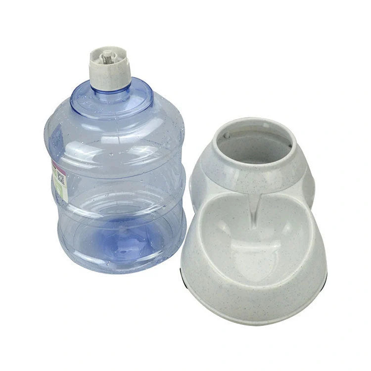 Automatic pet feeder and water dispenser for cats and dogs with large capacity