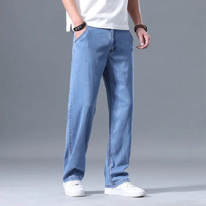 Men's loose straight-leg lyocell jeans in light blue colour with zipper fly and straight-leg silhouette