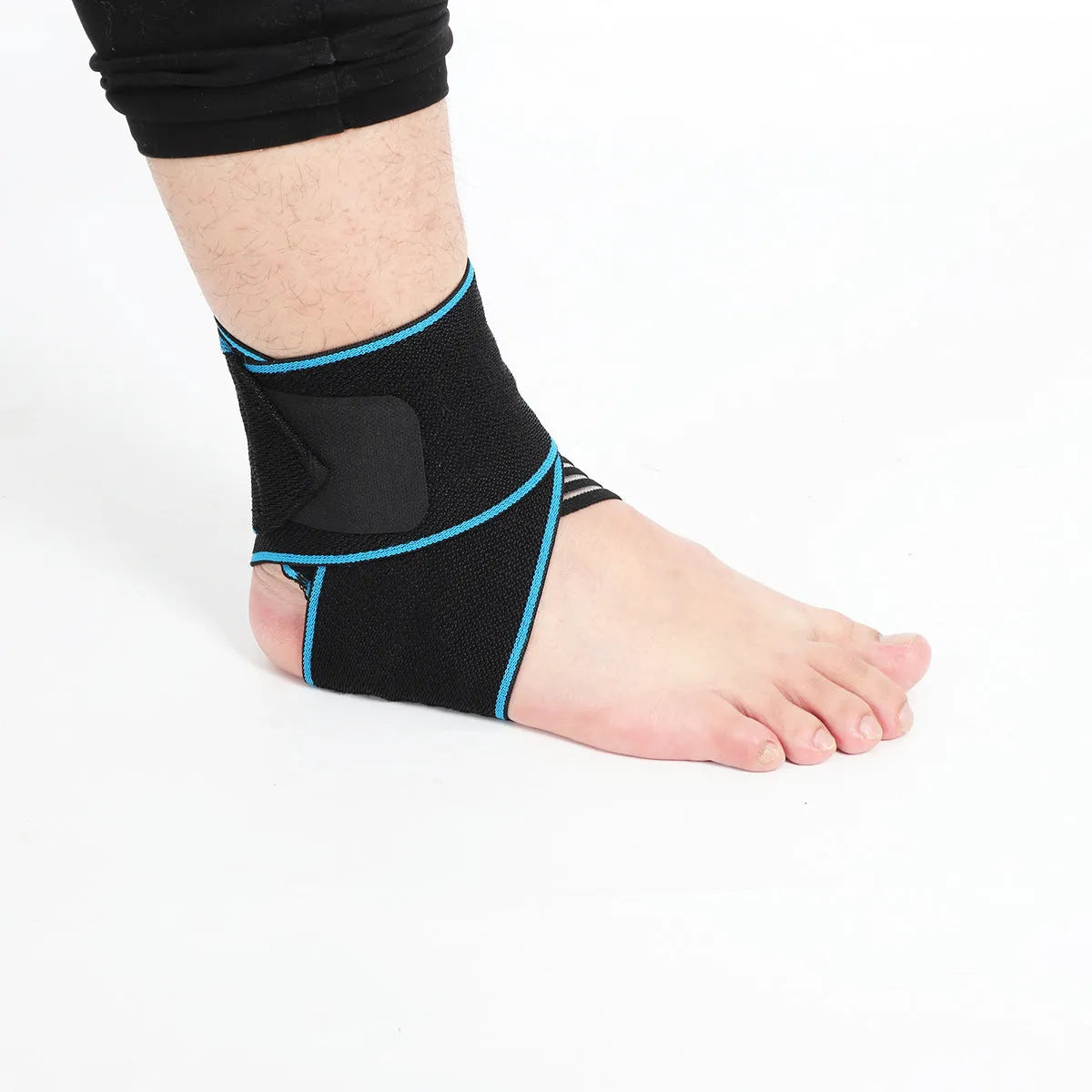 Elastic ankle support bandage for sports winding application in black, blue, or orange free size