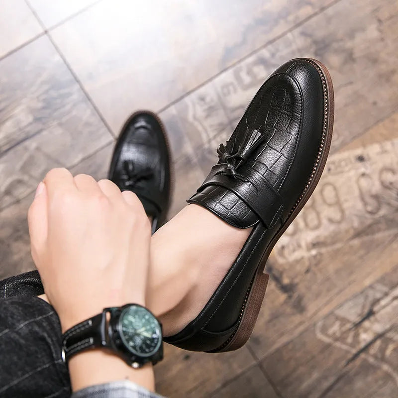 Men's casual leather shoes in black or brown with PU upper, PU sole and round toe, sizes 38-47