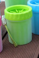 Silicone dog foot washing barrel bucket in blue colour for cleaning pet paws