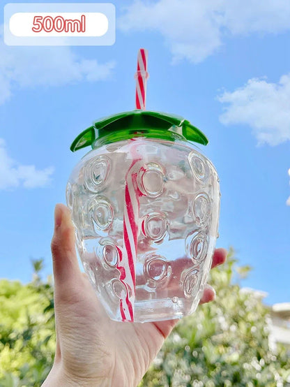 500ml strawberry-shaped water bottle with integrated straw, red with green leaf details